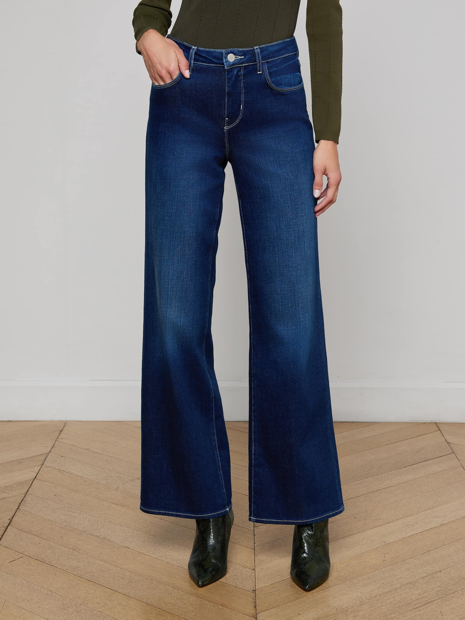 Alicent Wide-Leg Jean Sterling